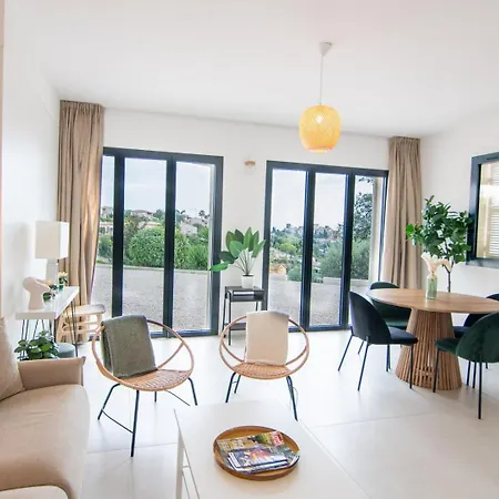 Maisonnette With Swimming Pool *