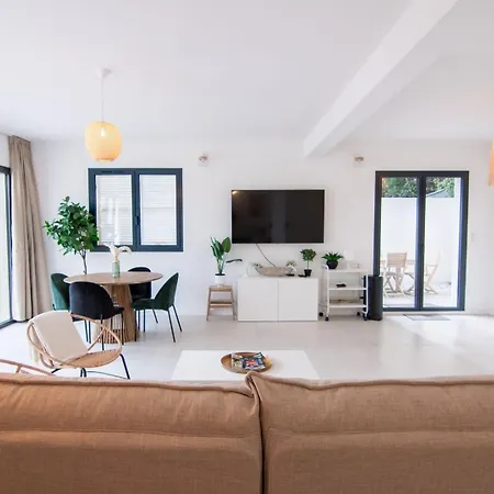 Apartmán Maisonnette With Swimming Pool